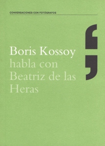 Boris Kossoy habla con Beatriz de las Heras